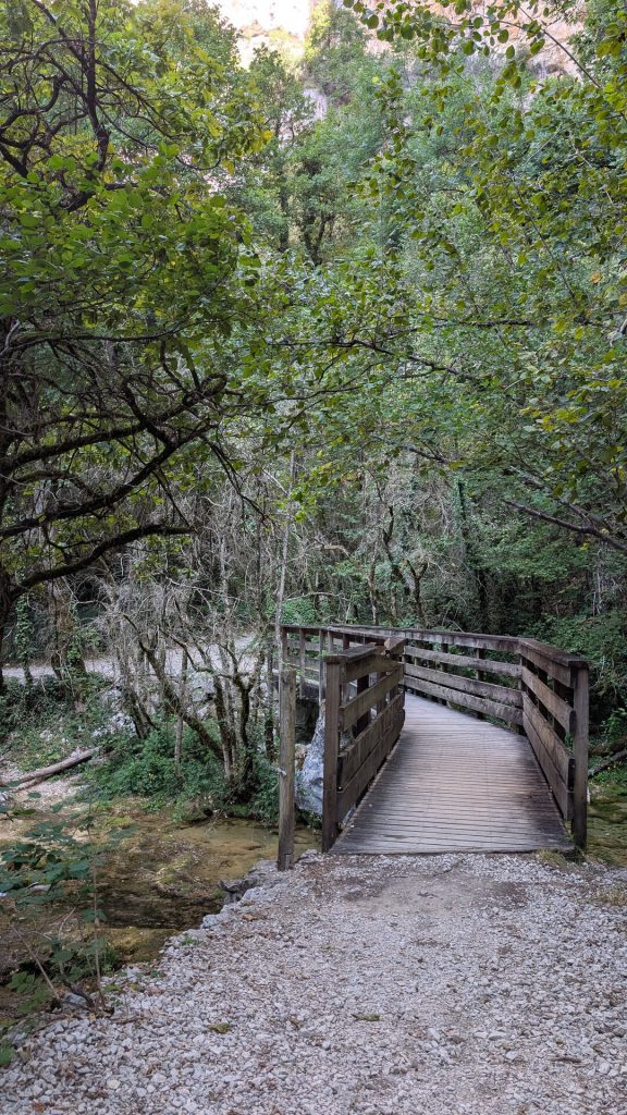 Sentier vers la grotte